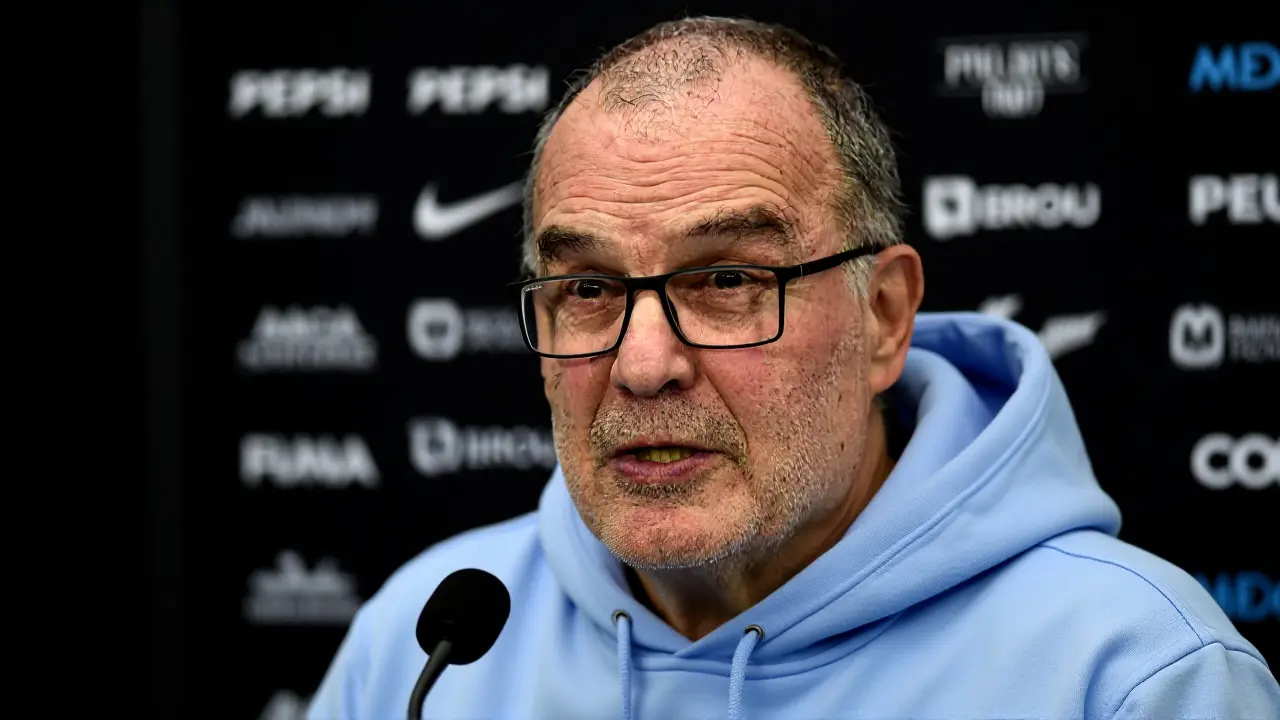 Bielsa culpa oscilação por empate do Uruguai com Cabo Verde na Copa